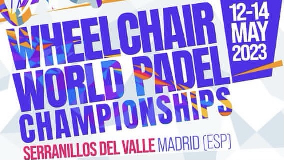 La 1a edizione dei Campionati del Mondo padel su una sedia a rotelle che si avvicina