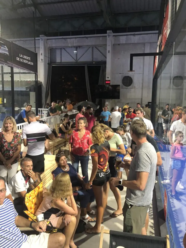 Hangar-Reunion-public-P1000-SFT | Padel Magazine