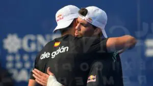 Ale Galan Juan Lebron embrace Acapulco 2024