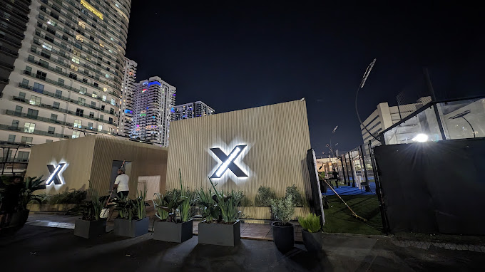 Padel X Miami bei Nacht