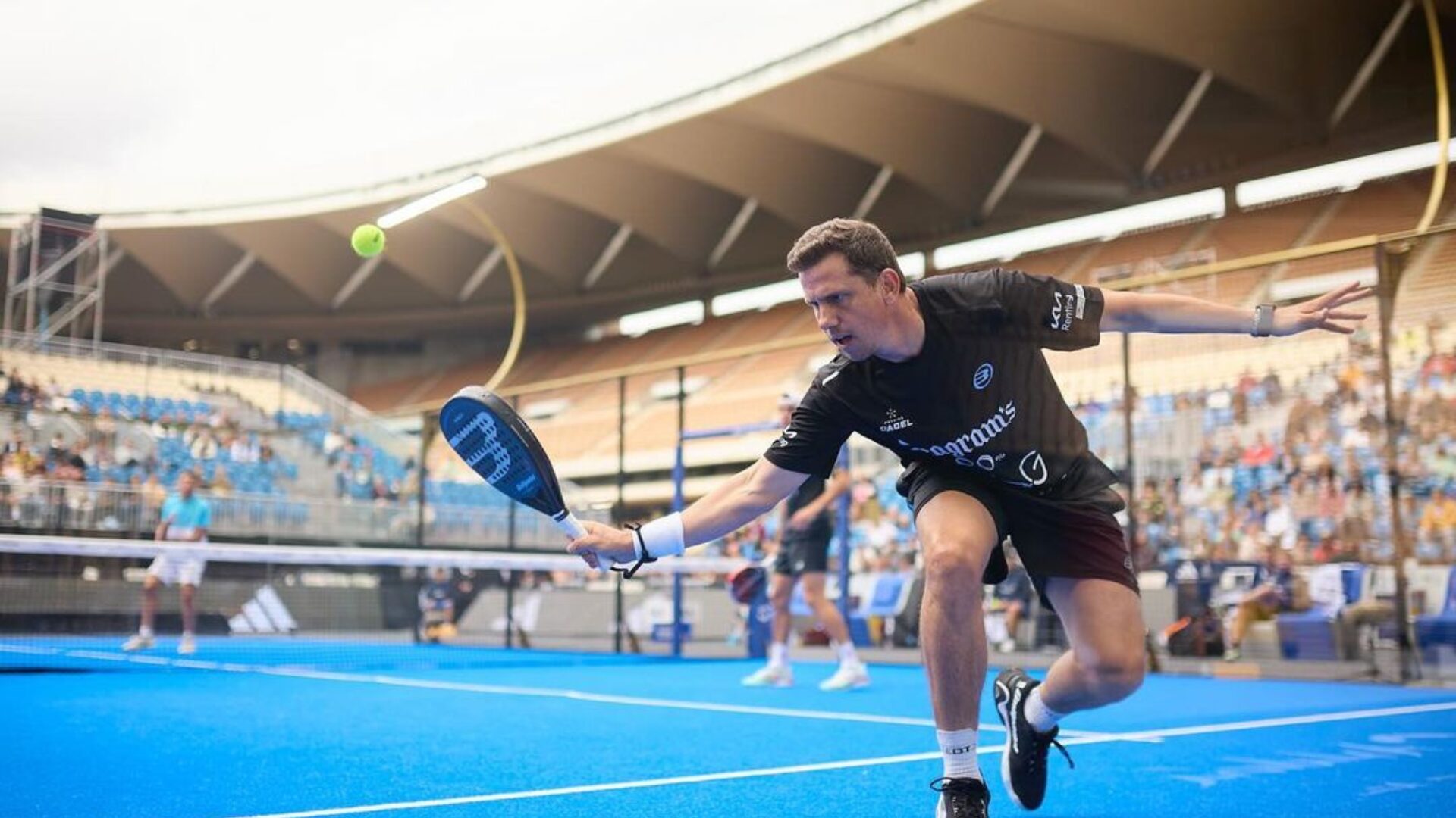 Paquito Navarro: “What I like most about padel, it’s the adrenaline of competition”