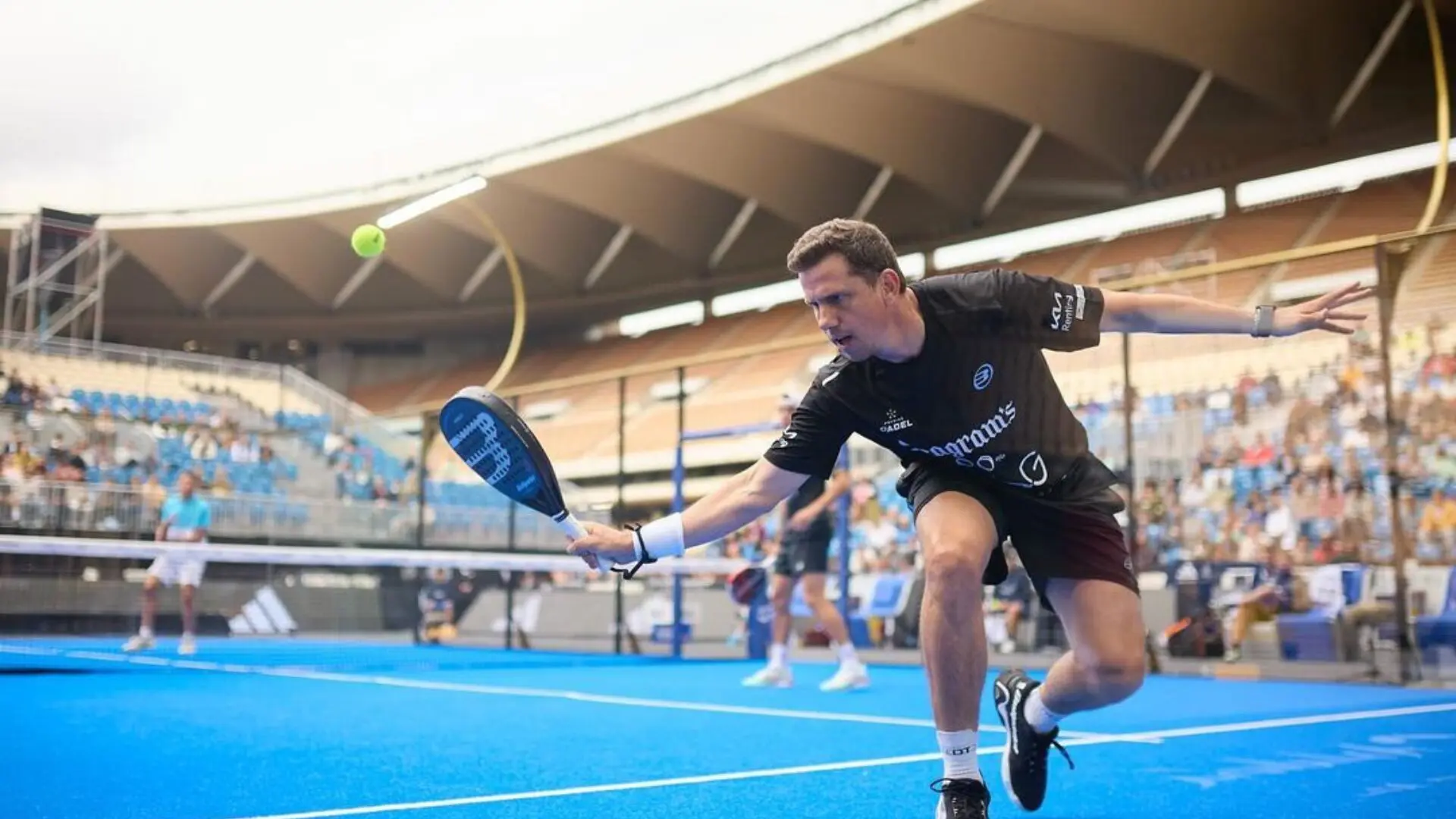 Paquito Navarro : “Ce que j’aime le plus dans le padel, c’est l’adrénaline de la compétition”