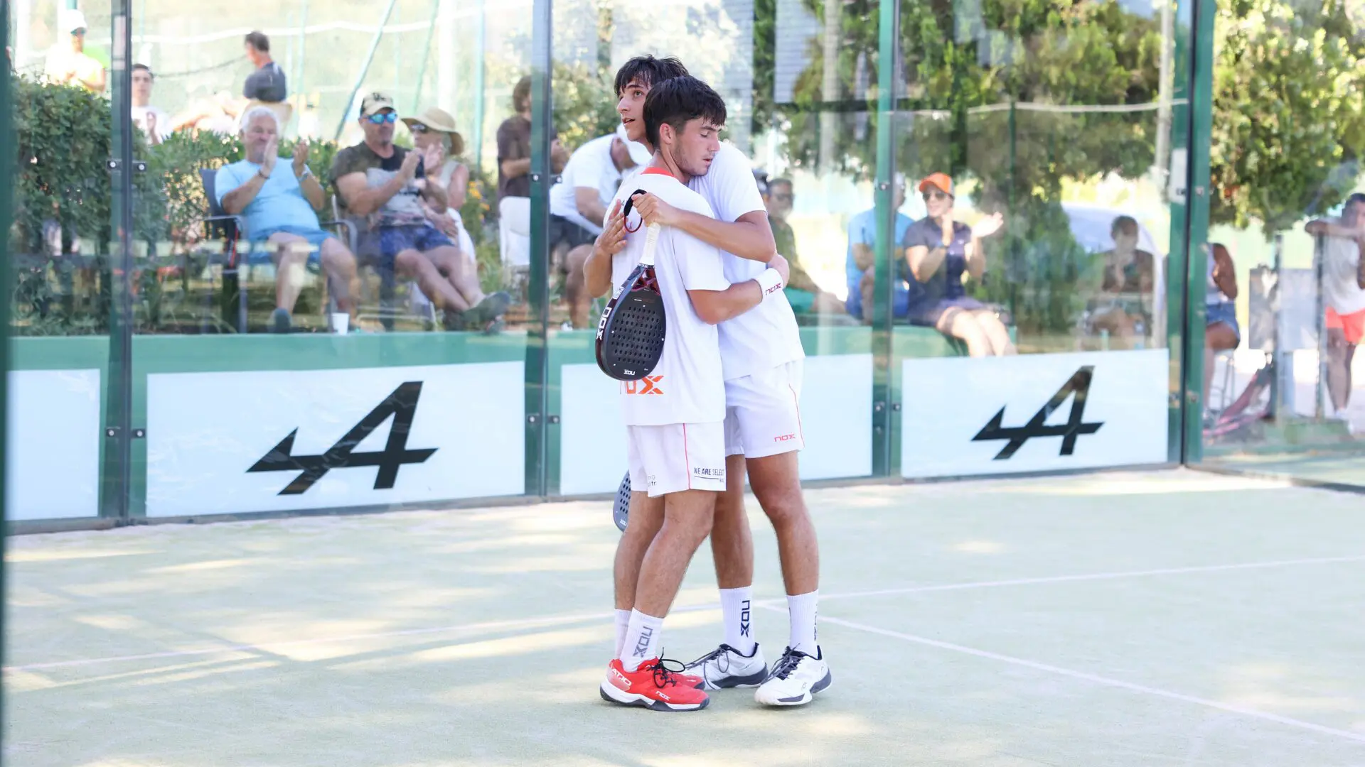 ティメオ フォントニー ヨアン ボロナド P1500 バンドール | Padel Magazine ティメオ・フォントニー ヨアン・ボロナド P1500 バンドール