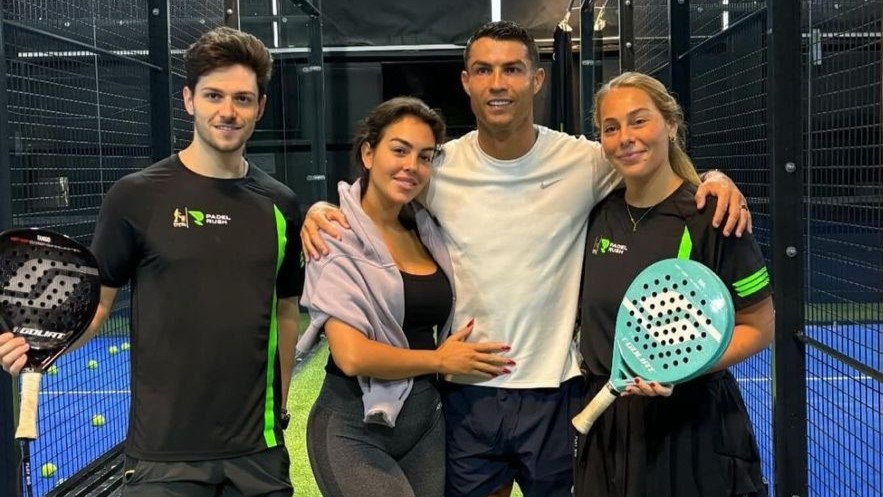 Cristiano Ronaldo profite de la trêve estivale… pour s’améliorer au padel