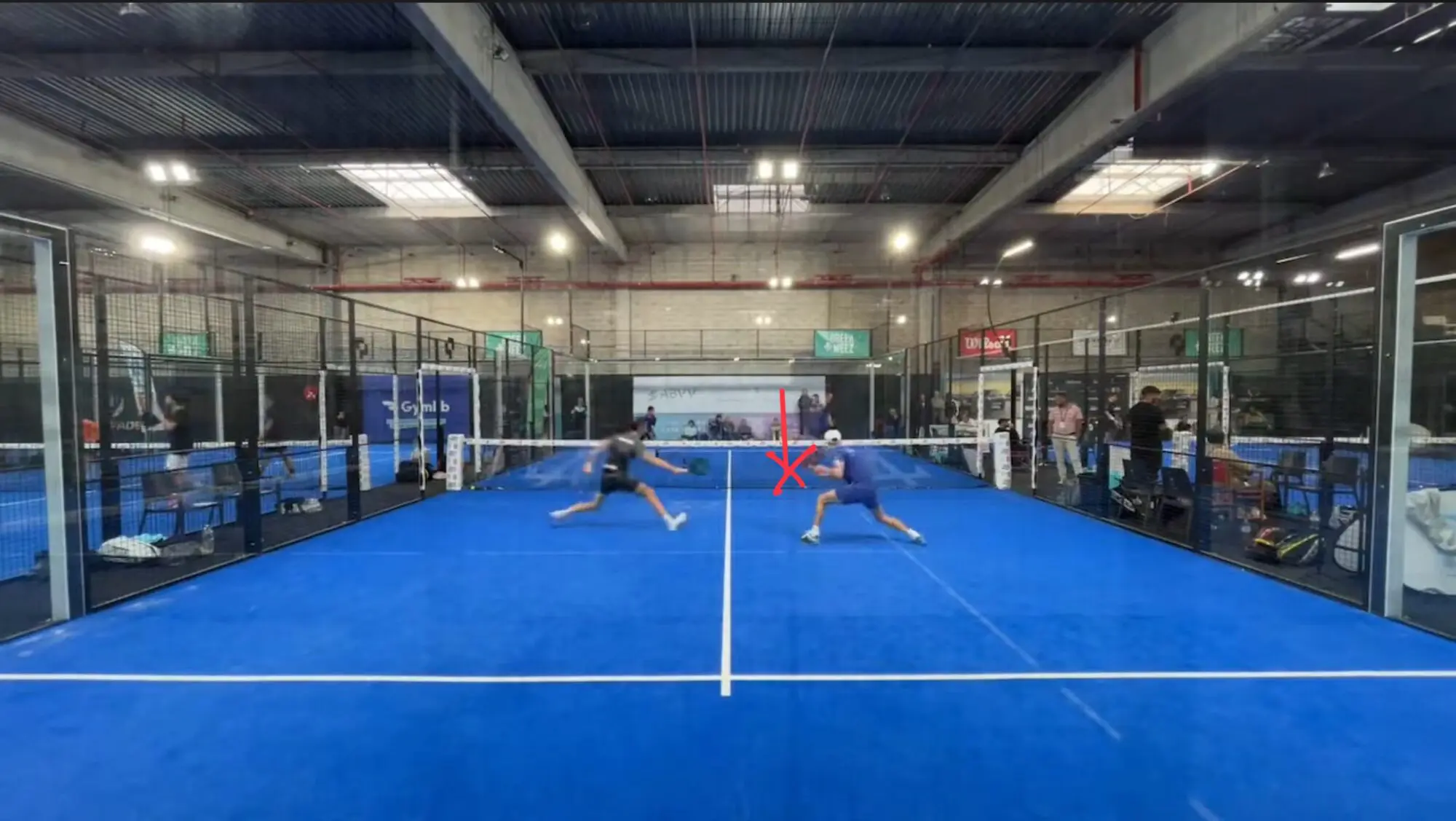 service Le déroulé du point : des choix tactiques contrastés