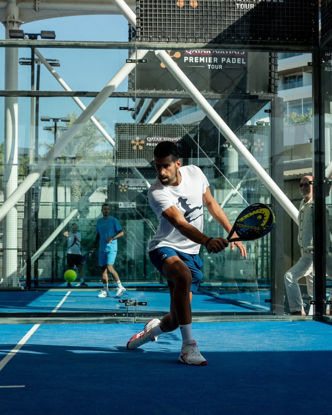 Même Novak Djokovic ne peut pas résister au padel !