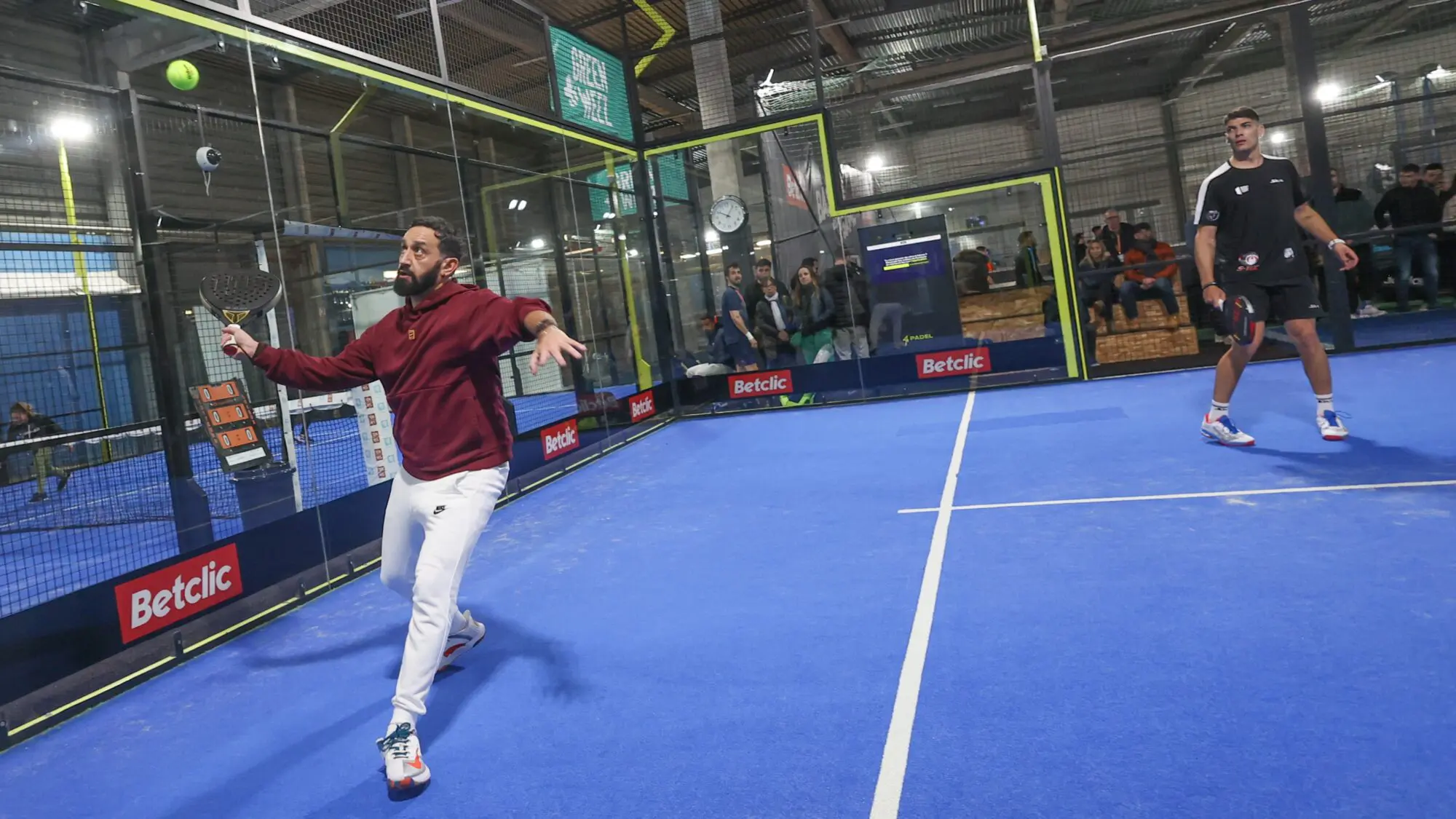 Hanouna grimpe à la 77e place française avant d’attaquer le 4PADEL Toulouse