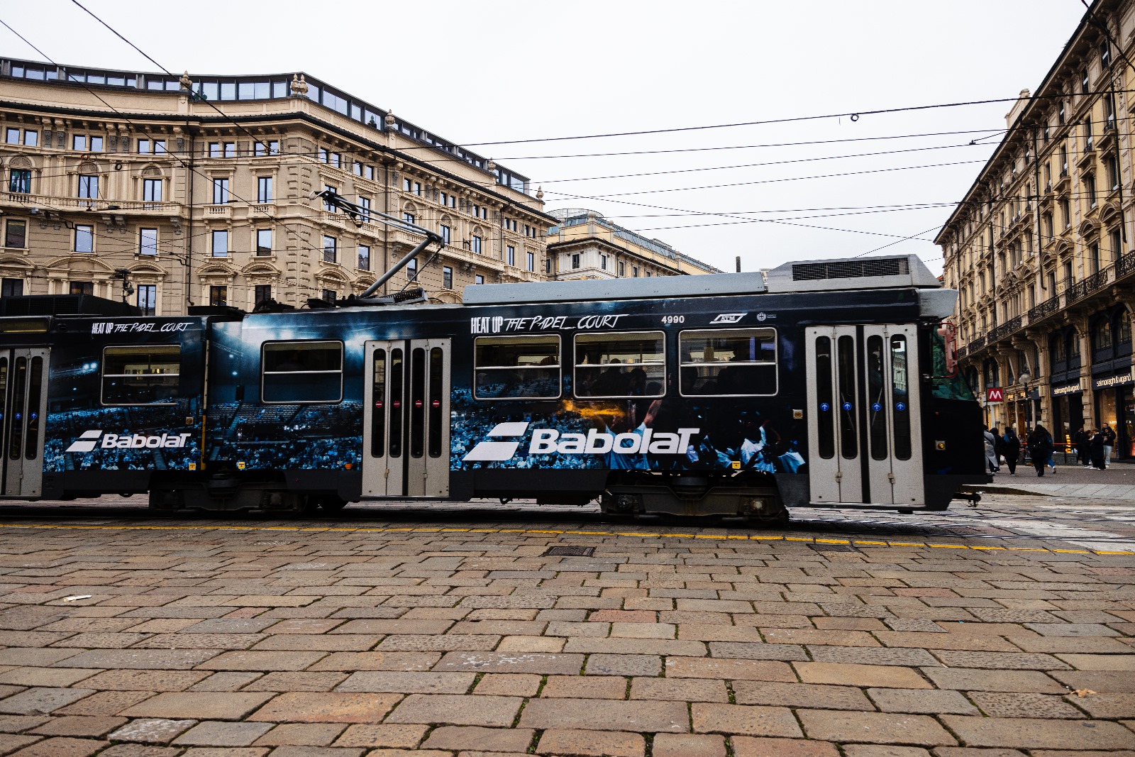 Babolat mise sur le tramway milanais pour marquer les esprits