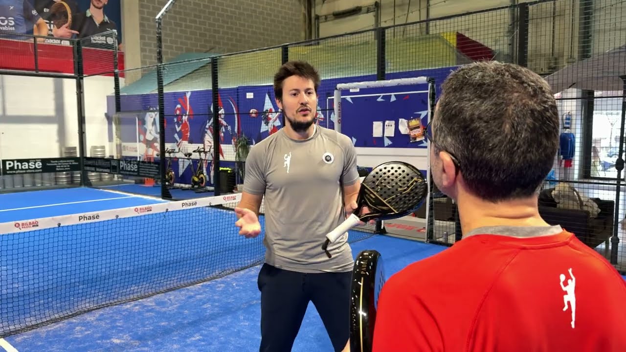 Comprendre la "balle de plus" au padel : ralentir pour mieux attaquer | Padel Magazine Comprendre la "balle de plus" au padel : ralentir pour mieux attaquer