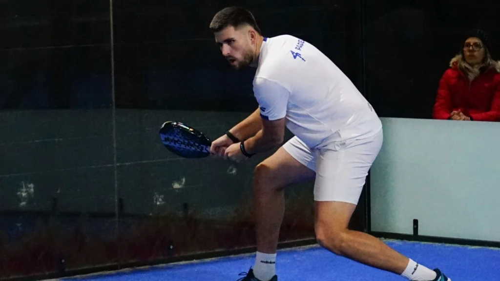 Julien Motz revers | Padel Magazine Julien Motz revers