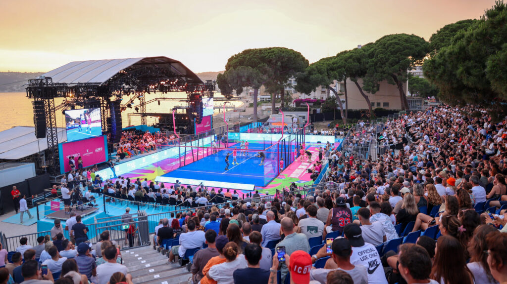 Tribuna piena del ToroPadel Spettacolo di Juan les Pins | Padel Magazine Tribuna piena del ToroPadel Spettacolo di Juan les Pins