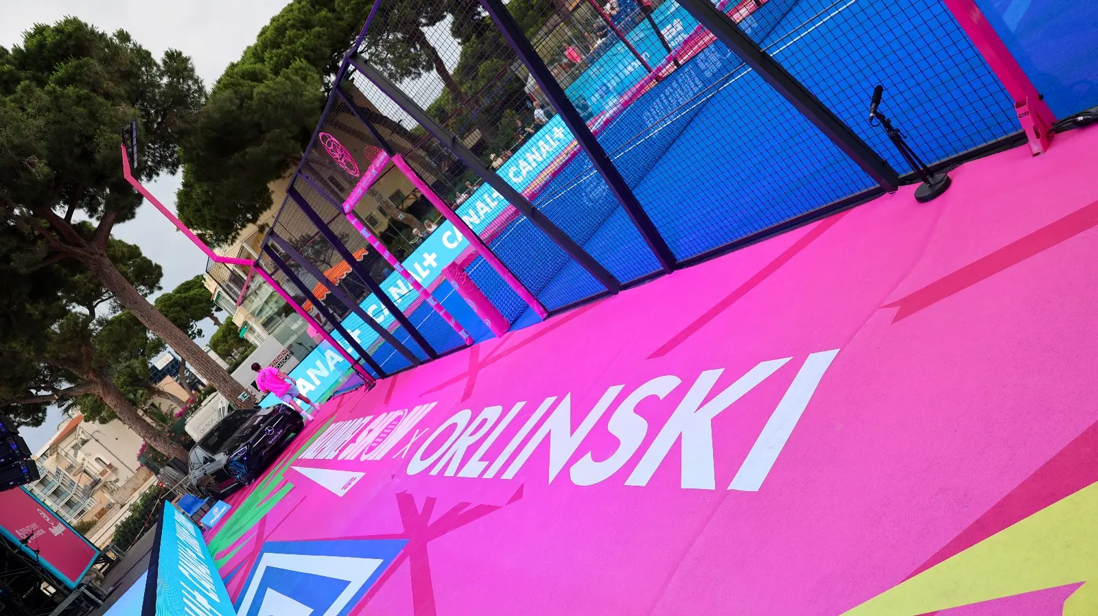 Quand le padel devient une œuvre d’art : Richard Orlinski signe la première piste artistique au monde | Padel Magazine Quand le padel devient une œuvre d’art : Richard Orlinski signe la première piste artistique au monde
