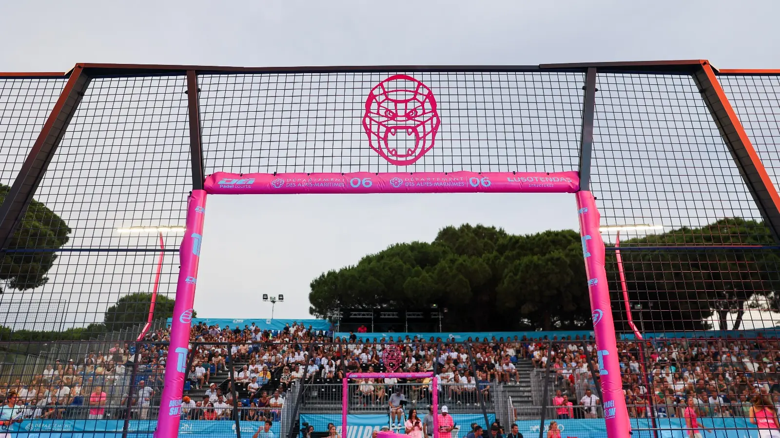 Quand le padel devient une œuvre d’art : Richard Orlinski signe la première piste artistique au monde | Padel Magazine Quand le padel devient une œuvre d’art : Richard Orlinski signe la première piste artistique au monde