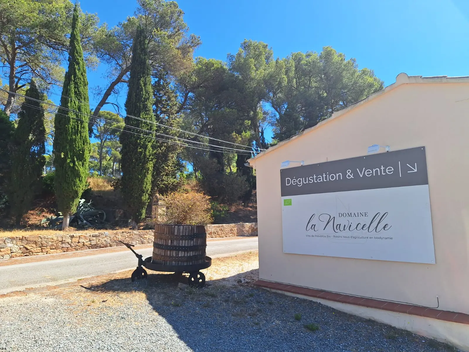 Padel et pinard : au Domaine de la Navicelle, on tape dans la balle… entre deux dégustations