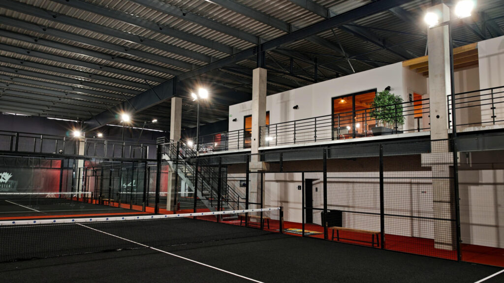 2v2 Padel Club recherche des coachs pour la saison 2025-2026