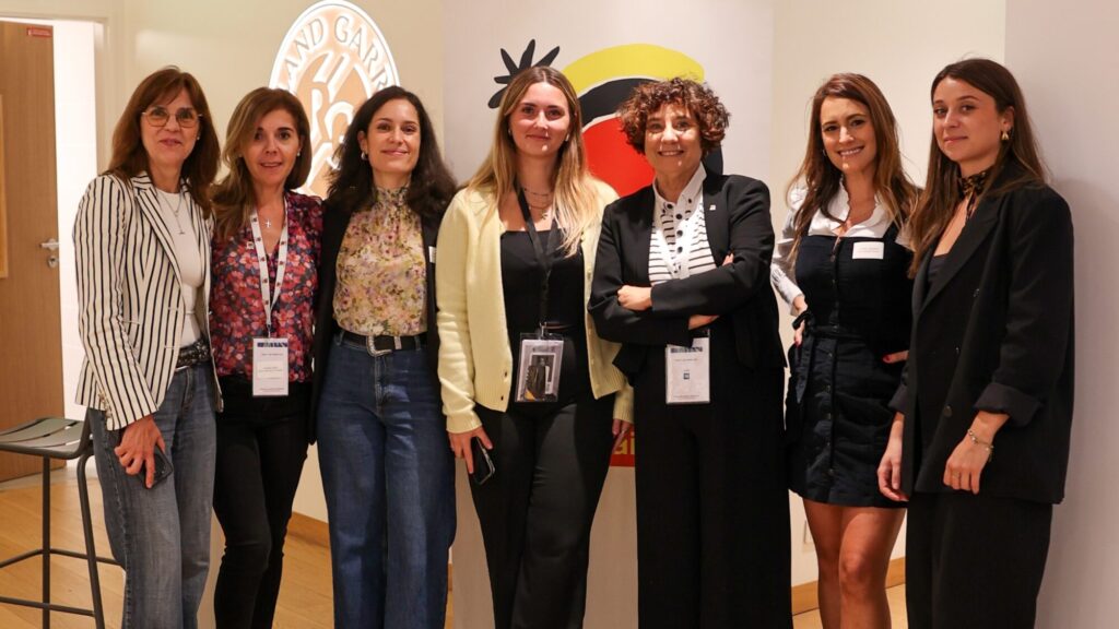 María José Gómez : "L’Espagne est devenue la destination numéro 1 pour découvrir le padel en famille ou en entreprise" office espagnole du tourisme