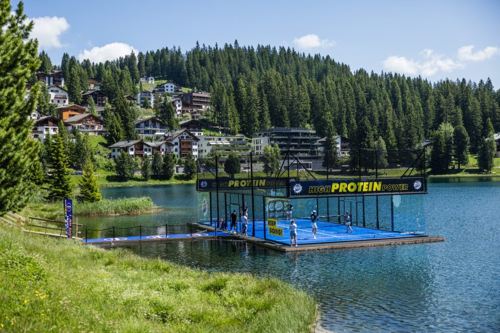 Du ski au padel flottant : l’étonnante métamorphose d’Arosa en Suisse