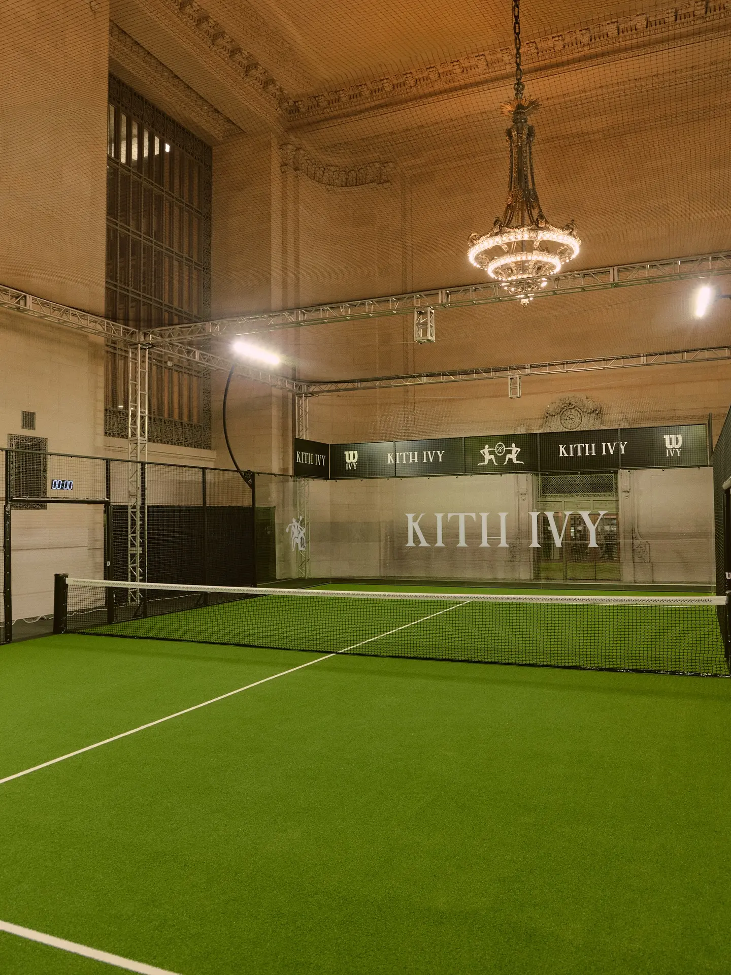 Un court de padel installé dans la gare mythique de New York | Padel Magazine Un court de padel installé dans la gare mythique de New York