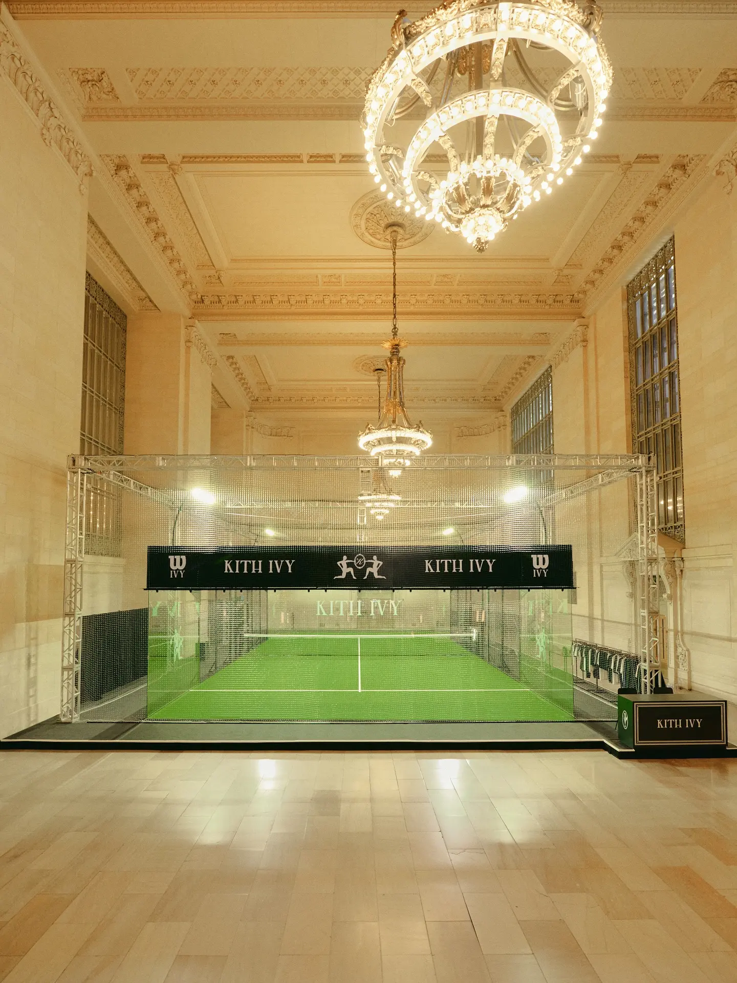 Un court de padel installé dans la gare mythique de New York | Padel Magazine Un court de padel installé dans la gare mythique de New York