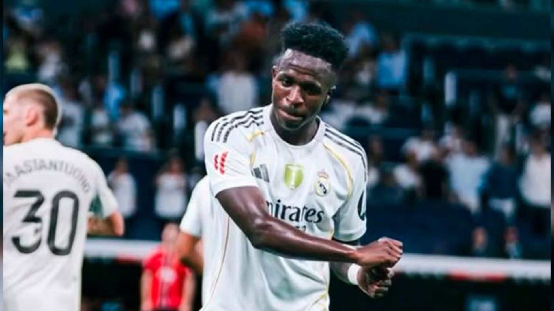 Vinicius festeggia il suo gol con una dedica da padel | Padel Magazine Vinicius festeggia il suo gol... con una dedica al padel