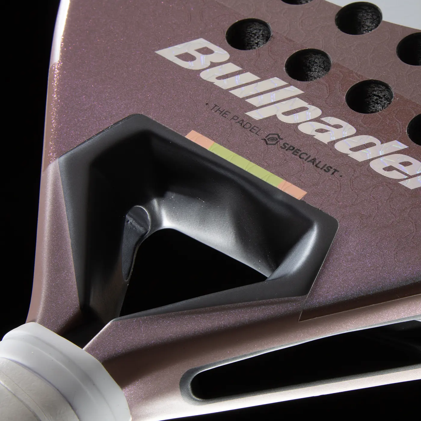 Claudia Fernández dévoile sa première raquette signature : la Wonder 2026