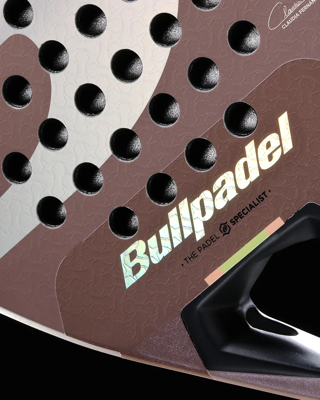 Claudia Fernández dévoile sa première raquette signature : la Wonder 2026