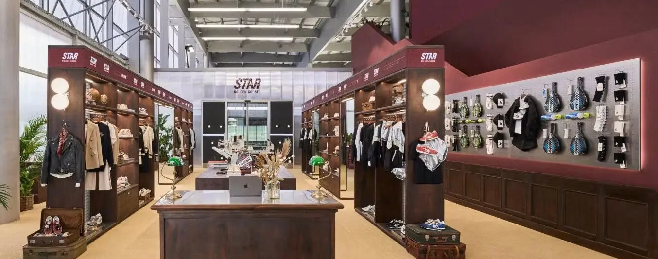 La tienda del Golden Goose Arena | Padel Magazine La tienda del Golden Goose Arena