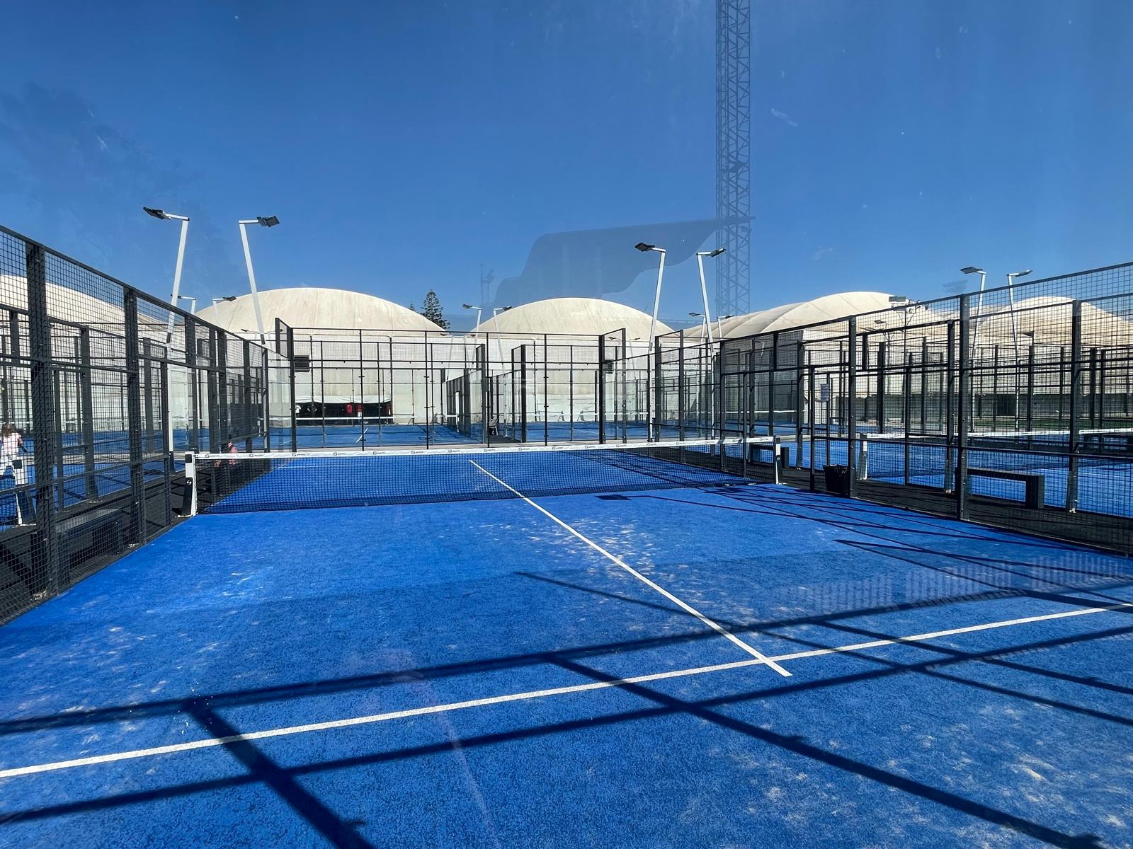 Valence, la ville où le padel ne dort jamais - Au cœur du plus grand club indoor du monde