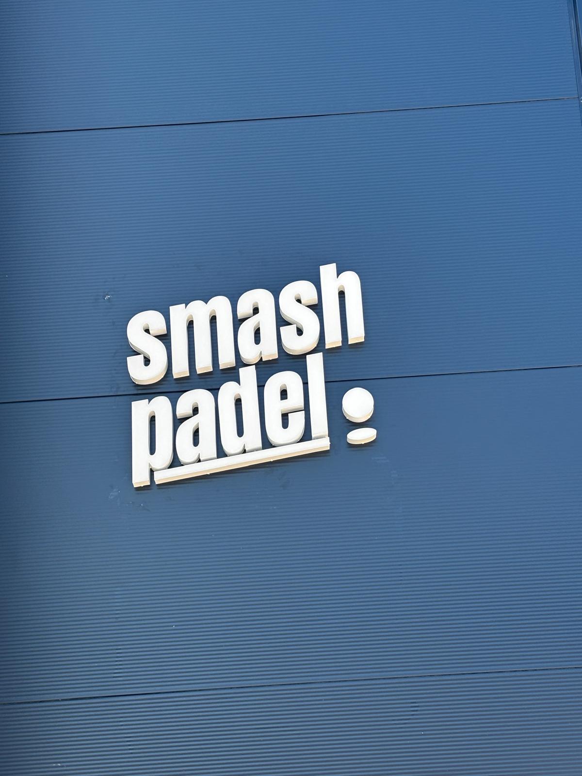 Padel 来到勒卡斯特莱特,开启 Smash 之旅 Padel | Padel Magazine Padel 来到勒卡斯特莱特,开启 Smash 之旅 Padel