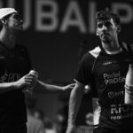 O gesto que diz tudo: Stupa recusa a mão de Lebrón… e tudo fica claro | Padel Magazine O gesto que diz tudo: Stupa recusa a mão de Lebrón… e tudo fica claro.