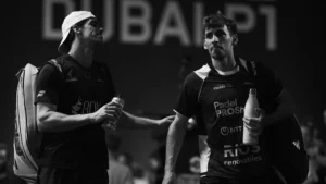 O gesto que diz tudo: Stupa recusa a mão de Lebrón… e tudo fica claro.