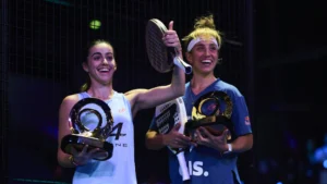 Con tan solo 19 años, Claudia Fernández se convirtió en la jugadora más joven en ganar 10 títulos profesionales.