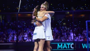 González e Fernández derrotam os número um do mundo e conquistam o título em Dubai.