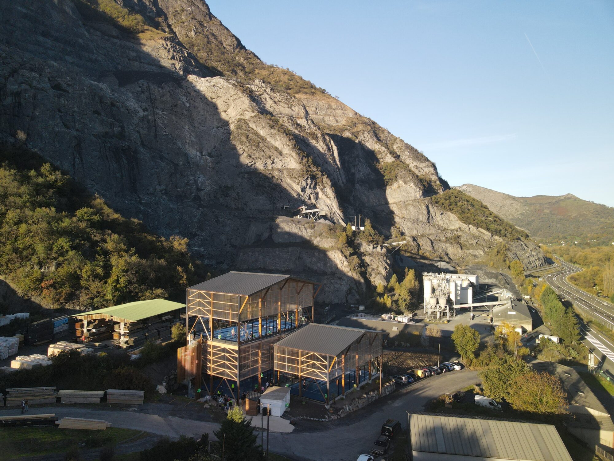 Un nouveau complexe de padel ouvre à Agos-Vidalos : Padel des Vallées lance son activité