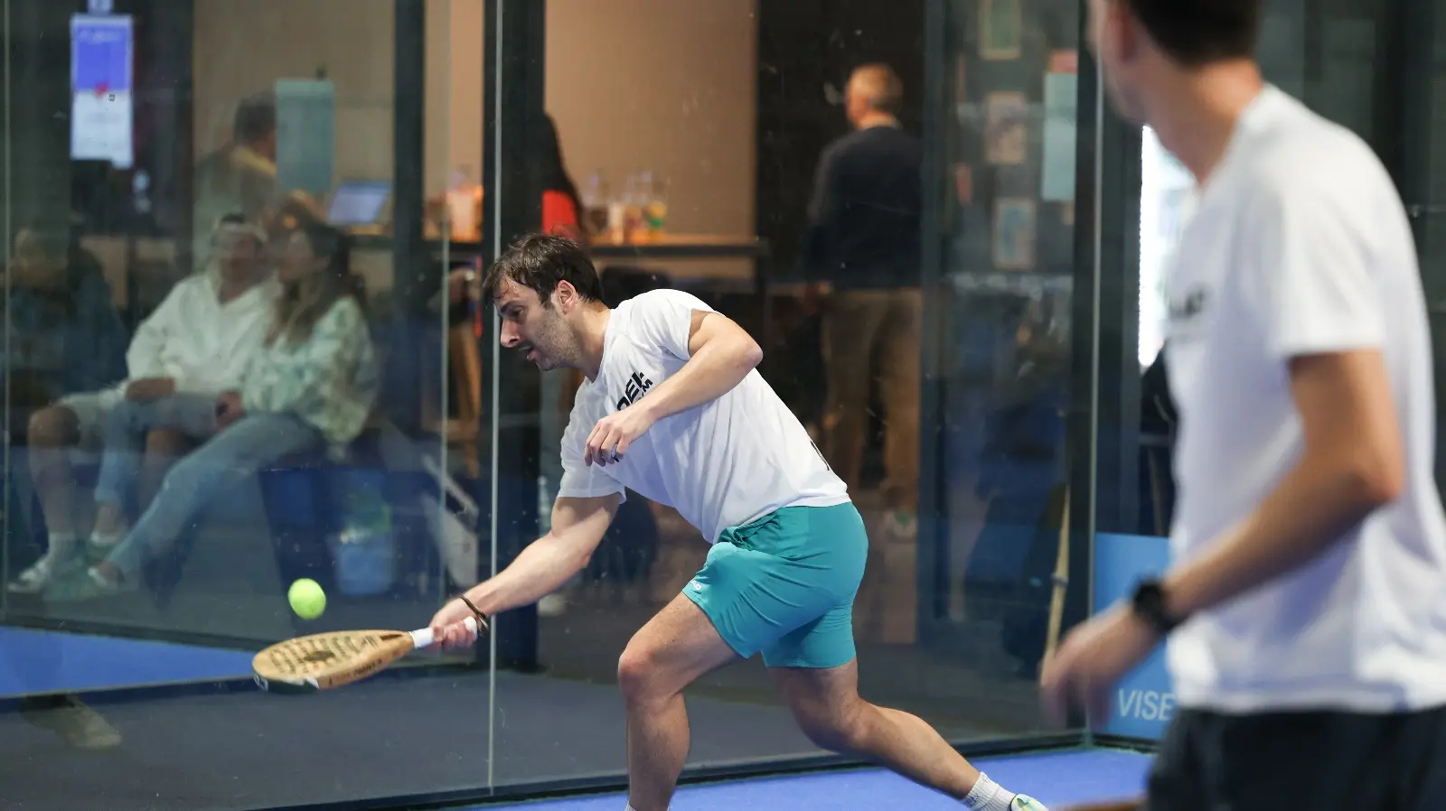 Arnaud Loubic: "Prima del COVID, c'erano 5 binari occupati per 5 ore al giorno..." Padel Magazine Arnaud Loubic: "Prima del COVID, c'erano 5 corsie occupate per 5 ore al giorno..."