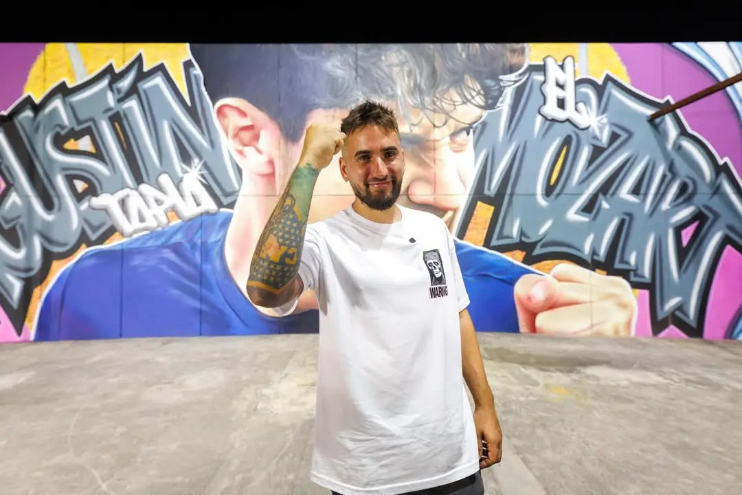 I Catamarca hedras Agustín Tapia med en väggmålning som berättar historien om hans måleriska rötter.