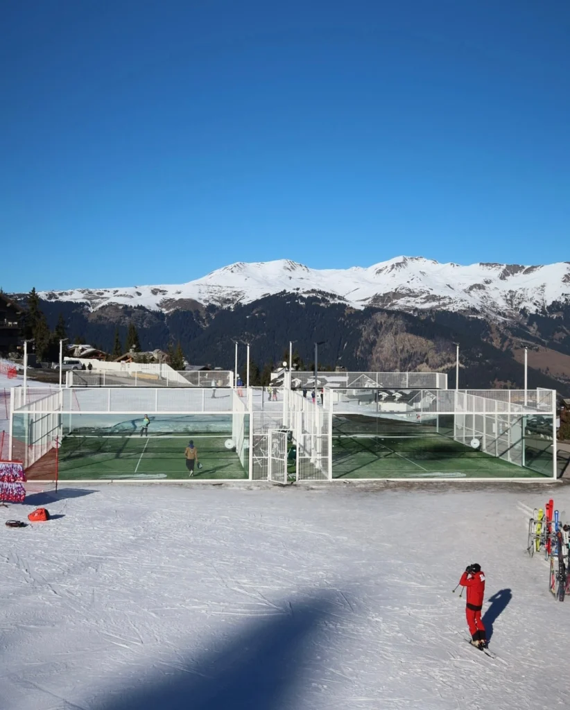 À l’Alpe d’Huez, deux nouvelles pistes de padel installées à 1 860 mètres d’altitude | Padel Magazine À l’Alpe d’Huez, deux nouvelles pistes de padel installées à 1 860 mètres d’altitude