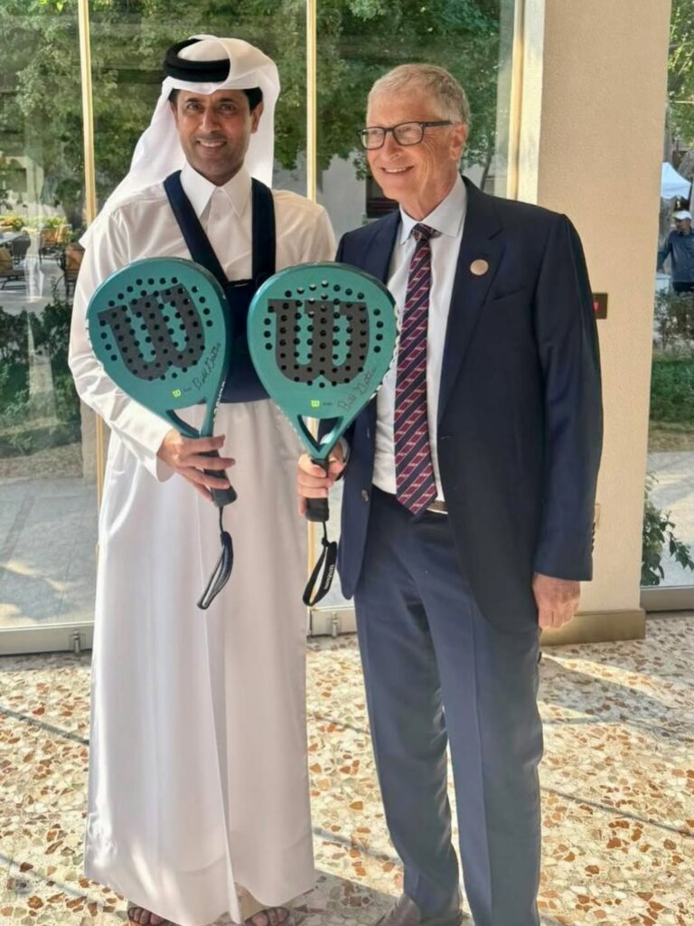 Bill Gates rencontre Nasser Al-Khelaïfi : quand le padel s’invite dans les discussions mondiales | Padel Magazine Bill Gates rencontre Nasser Al-Khelaïfi : quand le padel s’invite dans les discussions mondiales