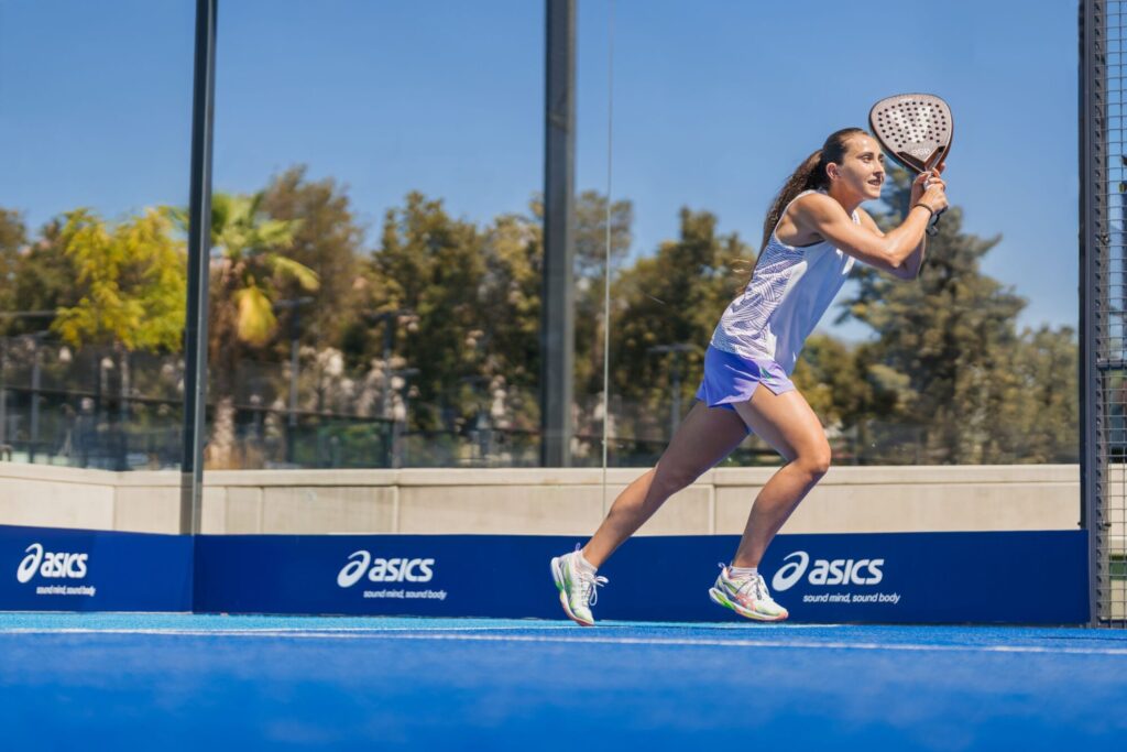 ASICS présente la SONICSMASH™ FF, une nouvelle chaussure dédiée au padel