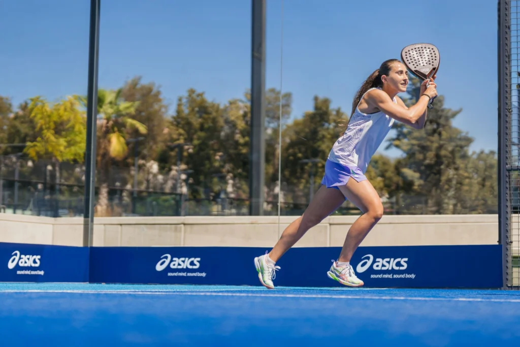 ASICS présente la SONICSMASH™ FF, une nouvelle chaussure dédiée au padel