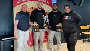 P1000 TerraPadel Bayard en Vincent omarmen hun status en trakteren zichzelf samen op een nieuwe P1000.