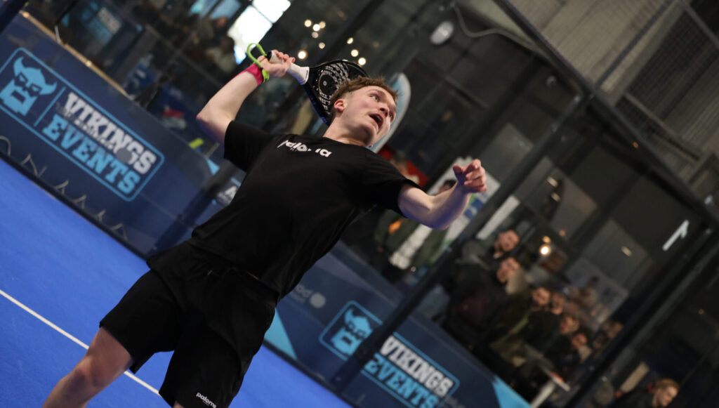 Paul Lefevre samsh FIP Silver Caen | Padel Magazine Paul Lefevre samsh FIP Silver Caen