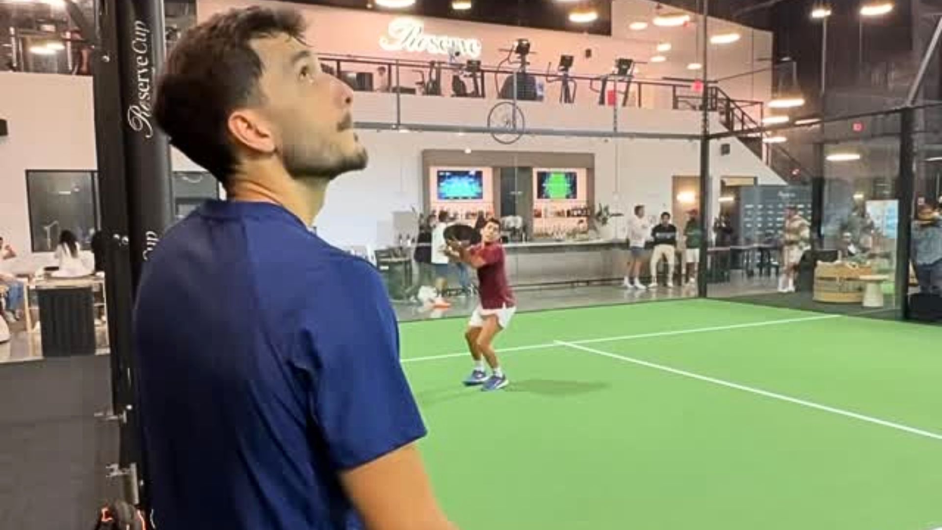 Quand Galán passe en mode coach pour travailler le smash de Chingotto