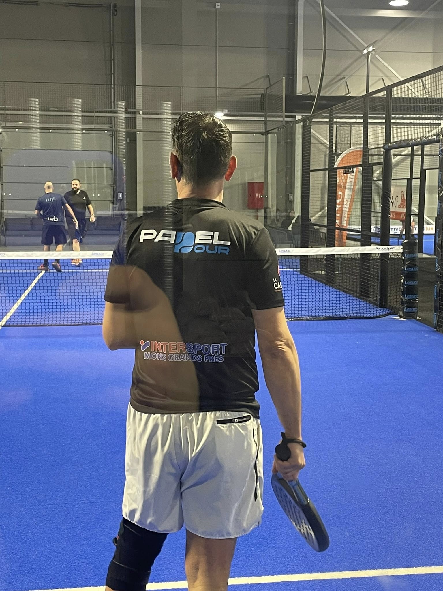 Padel Dour : une nouvelle infrastructure indoor qui confirme la montée en puissance du padel en Belgique | Padel Magazine Padel Dour : une nouvelle infrastructure indoor qui confirme la montée en puissance du padel en Belgique