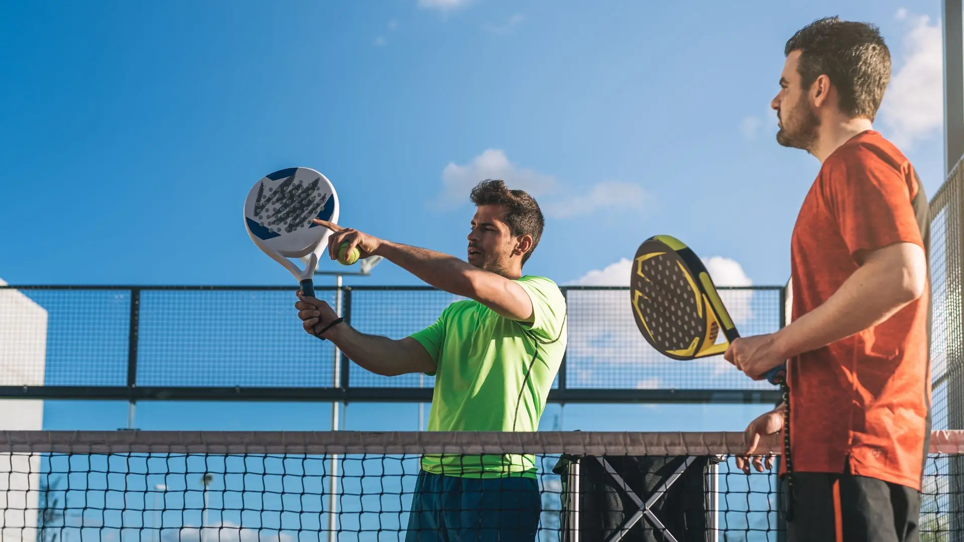 Où faire un stage de padel pour franchir un cap ?