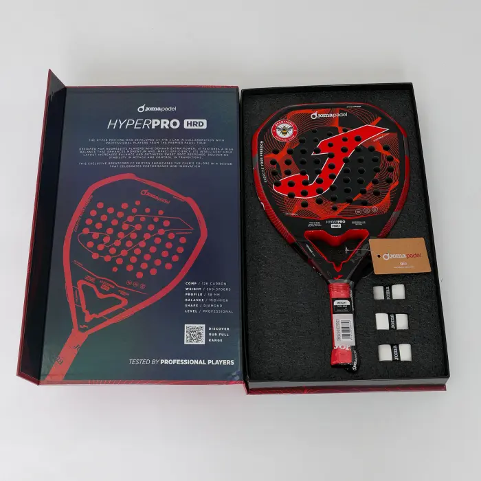 Racchetta Brentford X Joma 2026 | Padel Magazine Racchetta Brentford X Joma 2026