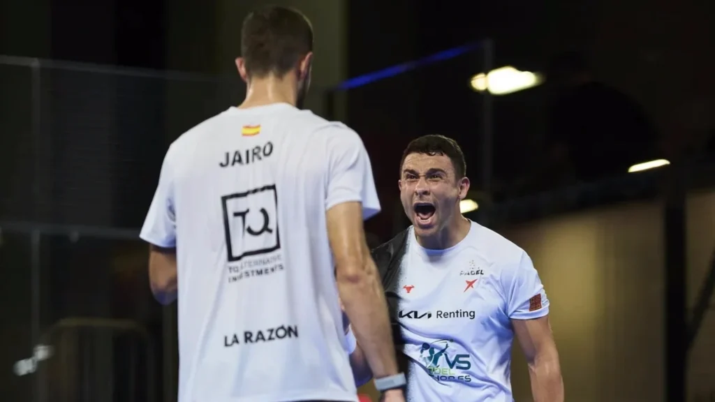 Existe gran preocupación por Lucas Campagnolo, quien se vio obligado a abandonar la carrera tras sufrir una lesión en la rodilla.