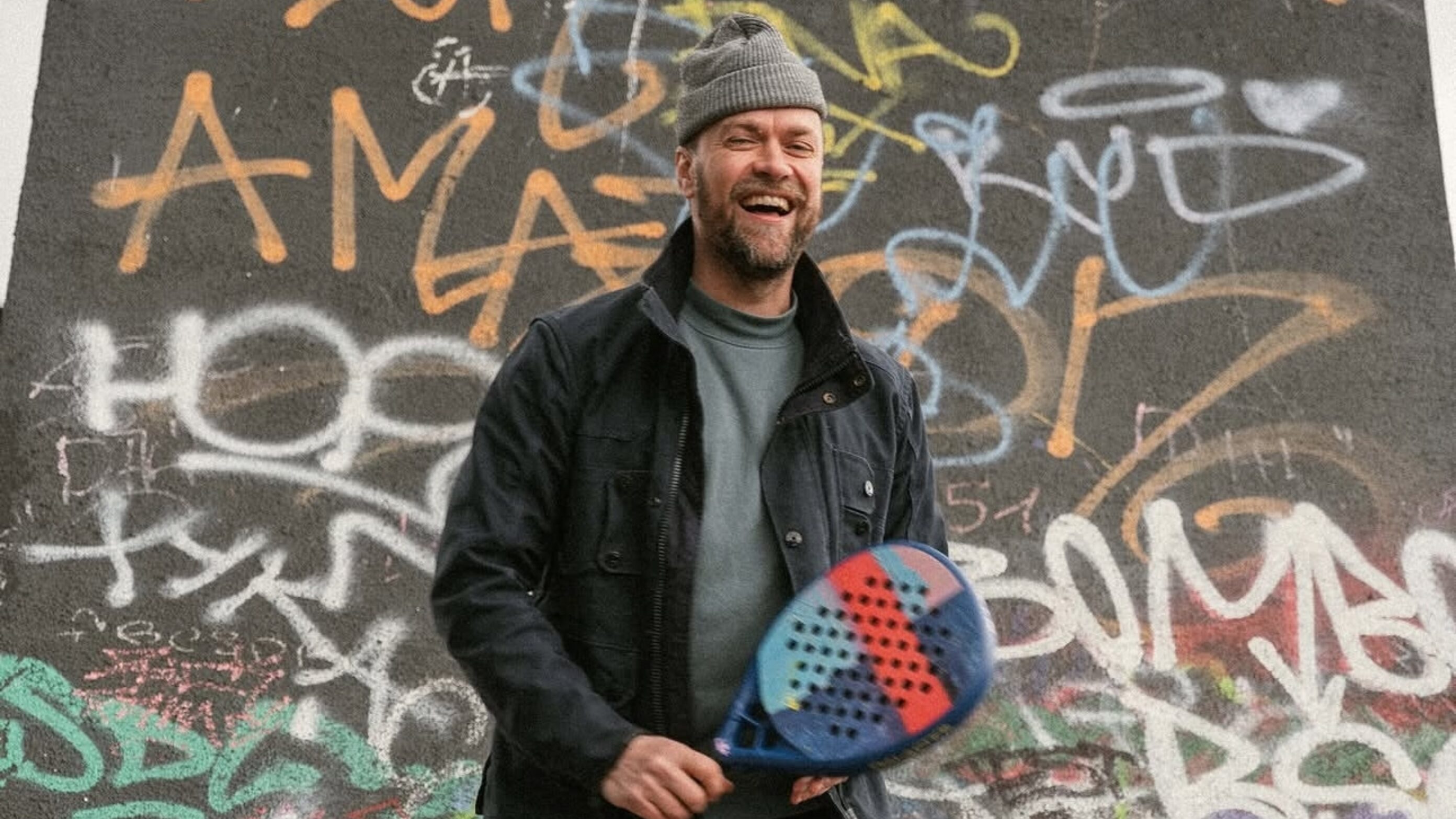 Dunlop sort deux raquettes spéciales en collaboration avec l’artiste Nisse