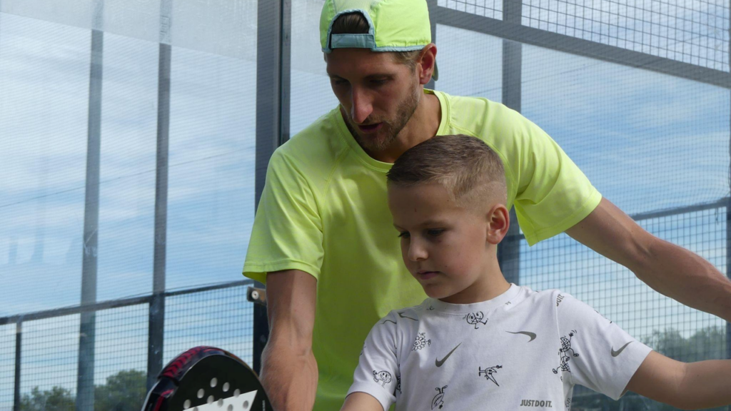 Comment se forment les jeunes Espagnols en padel et en tennis à Barcelone ?