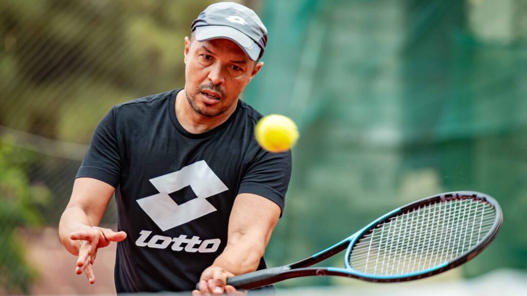 Hicham Arazi : « J'espère que le tennis du futur sera plus créatif » – Entre souvenirs, frustration du circuit et passion du jeu